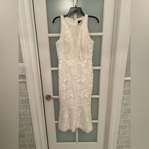 Adrianna Papell sleeveless lace dress